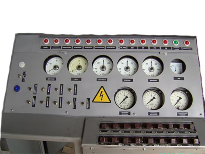 Пульт управления ПУ-79 предназначен для управления и изменения режимов работы тягового электровоза